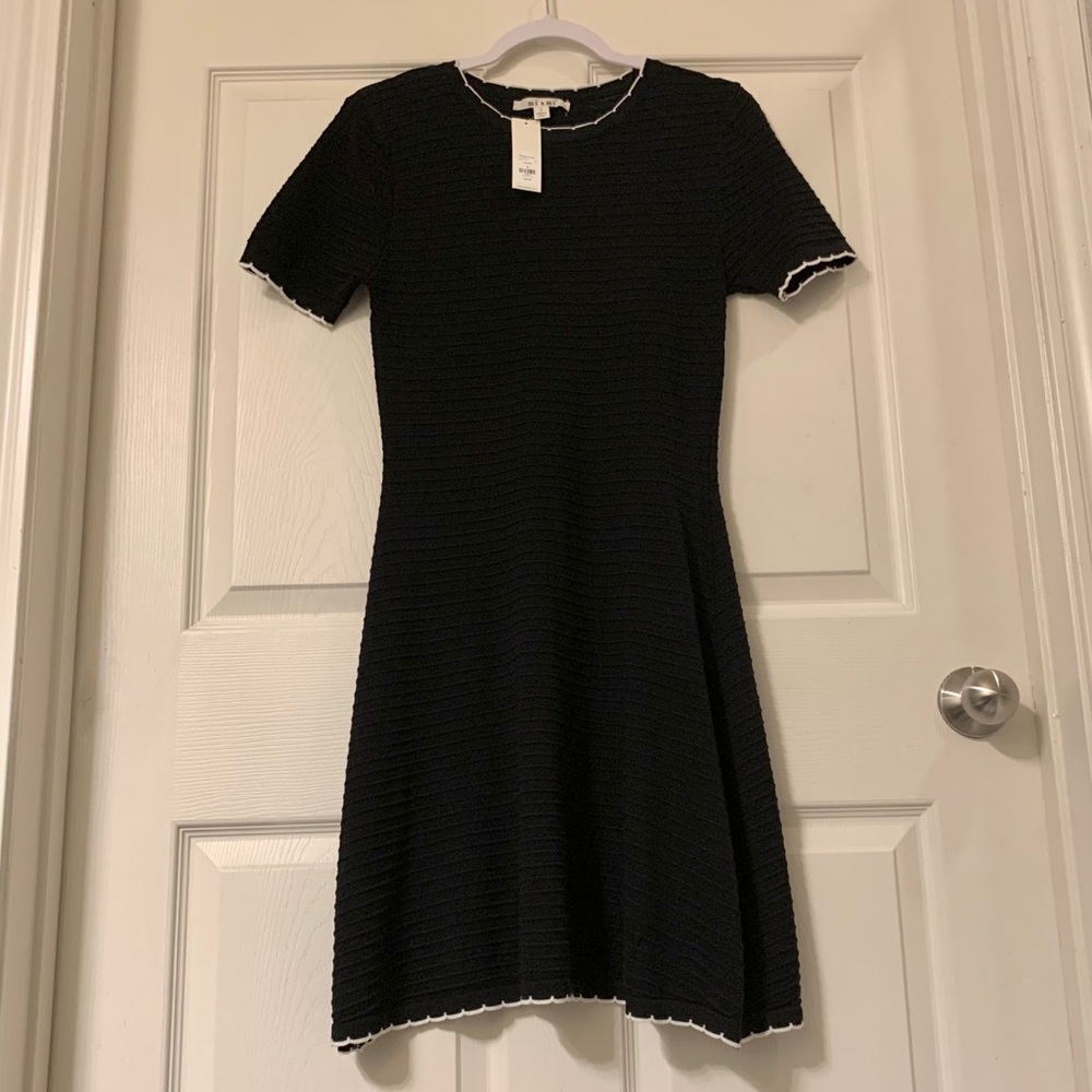 Corrugated black dress w/ white hems NWT